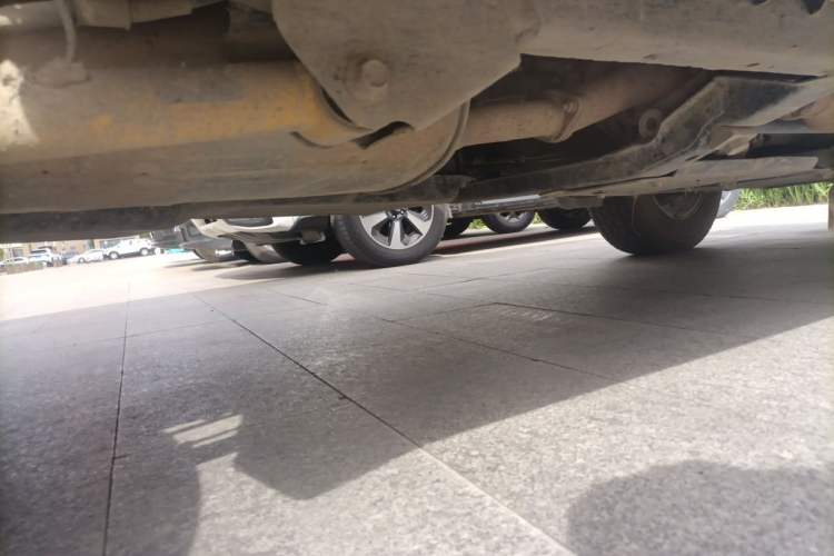 Used Haval H5 Classic 2013 Zhizun Edition 2.0T Manual 4x4 Elite Model Chassis Rear Right