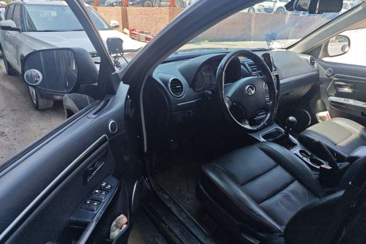 Used Haval H5 Classic 2013 Zhizun Edition 2.0T Manual 4x4 Elite Model Driver Seat