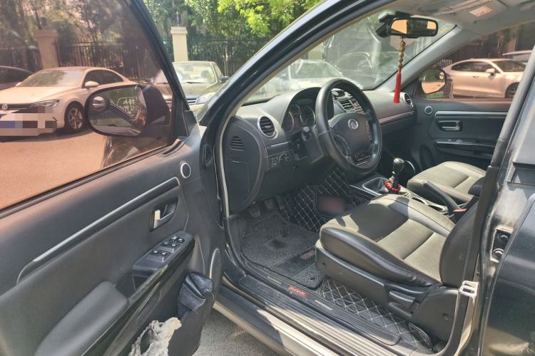 Used Haval H5 Classic 2013 ZhiZun Edition 2.0T Manual Two-Wheel Drive Elite Model Driver Seat