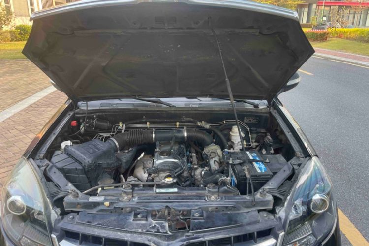 Used Haval H5 Classic 2013 Zhizun Edition 2.0L Manual Two-Wheel Drive Entry-Level Model Engine Bay