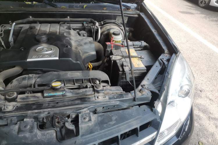 Used Haval H5 Classic 2013 ZhiZun Edition Green Silence 2.0T Manual 4x4 Progressive Model Engine Bay Left