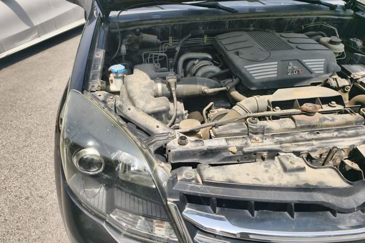 Used Haval H5 Classic 2013 ZhiZun Edition 2.0T Manual Two-Wheel Drive Elite Model Engine Bay Right