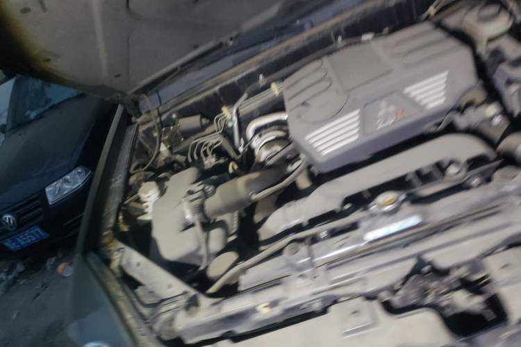Used Haval H5 Classic 2013 Zhizun Edition 2.0T Manual 4x4 Elite Model Engine Bay Right