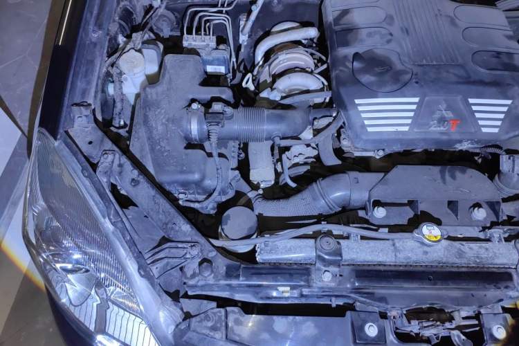 Used Haval H5 Classic 2013 Zhizun Edition 2.0T Manual 4x4 Elite Model Engine Bay Right