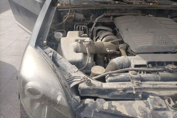 Used Haval H5 Classic 2013 Zhizun Edition 2.0T Manual 4x4 Elite Model Engine Bay Right
