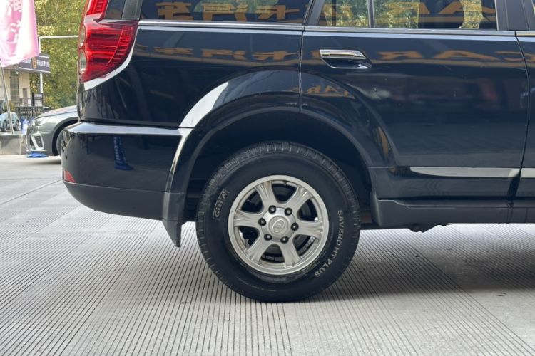 Used Haval H5 Classic 2013 Zhizun Edition 2.0T Manual 4x4 Prestige Model Exterior 6