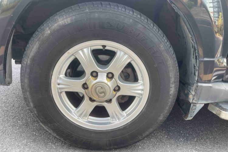 Used Haval H5 Classic 2013 Zhizun Edition 2.0L Manual Two-Wheel Drive Entry-Level Model Exterior 9