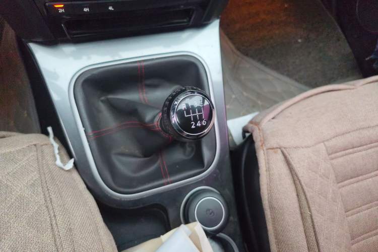 Used Haval H5 Classic 2013 Zhizun Edition 2.0T Manual 4x4 Elite Model Gear Lever