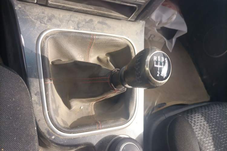 Used Haval H5 Classic 2013 Zhizun Edition 2.0T Manual 4x4 Elite Model Gear Lever