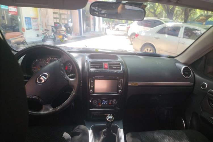 Used Haval H5 Classic 2013 Zhizun Edition 2.0T Manual Two-Wheel Drive Entry-Level Model Headliner