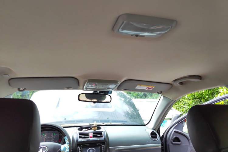 Used Haval H5 Classic 2013 Zhizun Edition 2.0T Manual Two-Wheel Drive Entry-Level Model Headliner