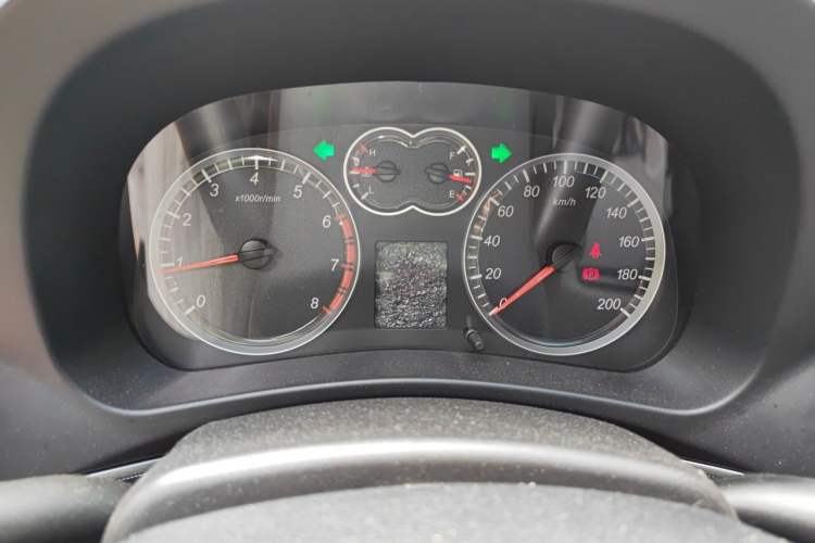 Used Haval H5 Classic 2013 Zhizun Edition 2.0T Manual Two-Wheel Drive Entry-Level Model Instrument Cluster