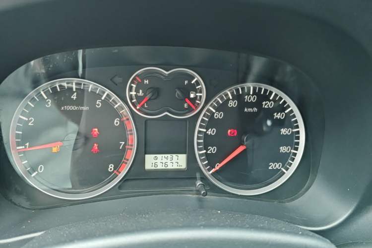Used Haval H5 Classic 2013 Zhizun Edition 2.0L Manual Two-Wheel Drive Entry-Level Model Instrument Cluster