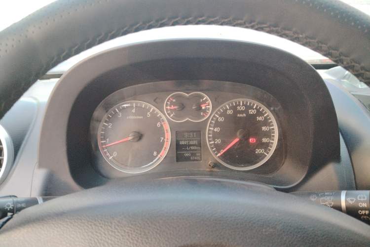 Used Haval H5 Classic 2013 Zhizun Edition 2.0T Manual Two-Wheel Drive Entry-Level Model Instrument Cluster