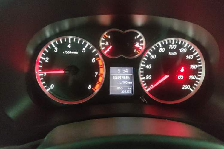 Used Haval H5 Classic 2013 ZhiZun Edition 2.0T Manual Two-Wheel Drive Elite Model Instrument Cluster