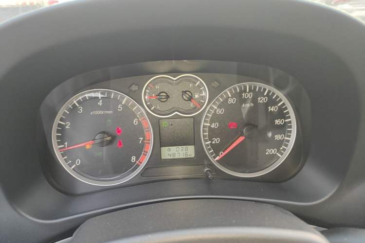 Used Haval H5 Classic 2013 Zhizun Edition 2.0L Manual Two-Wheel Drive Entry-Level Model Instrument Cluster