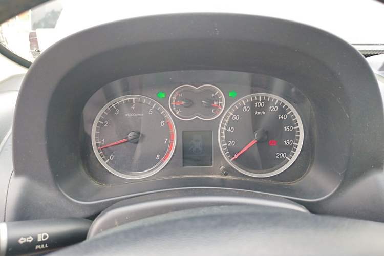 Used Haval H5 Classic 2013 Zhizun Edition 2.0T Manual Two-Wheel Drive Entry-Level Model Instrument Cluster