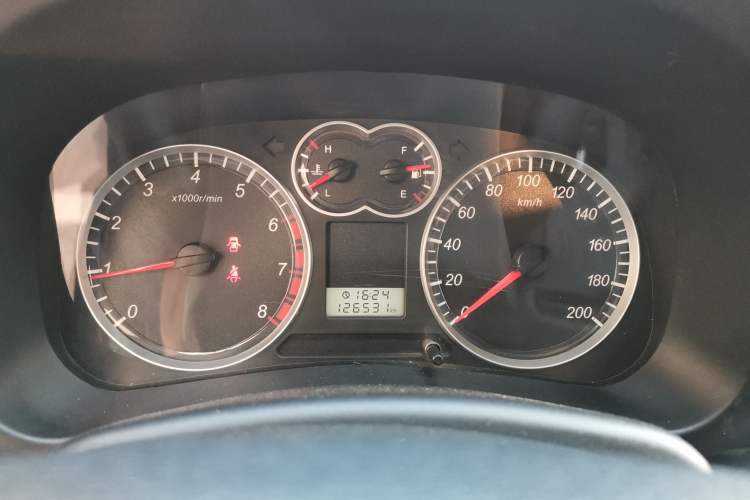 Used Haval H5 Classic 2013 Zhizun Edition 2.0L Manual Two-Wheel Drive Entry-Level Model Instrument Cluster