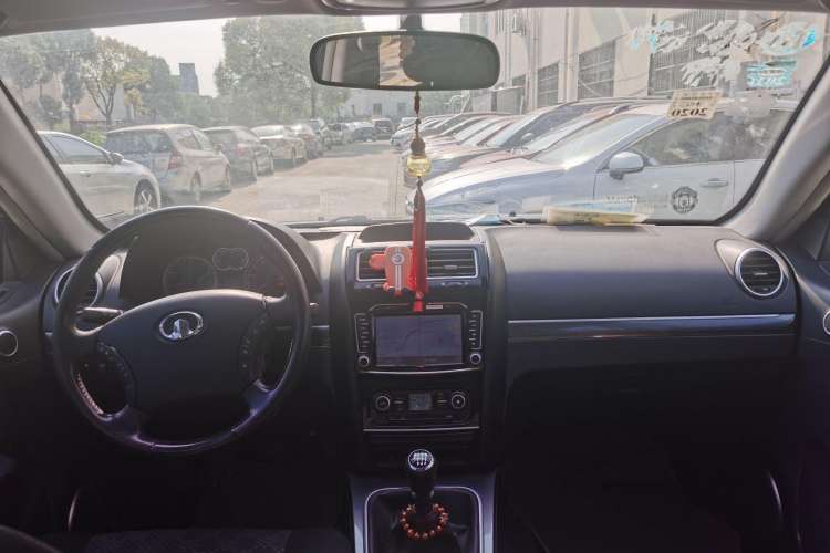 Used Haval H5 Classic 2013 Zhizun Edition 2.0T Manual Two-Wheel Drive Entry-Level Model Interior 1