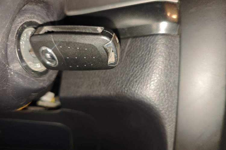 Used Haval H5 Classic 2013 Zhizun Edition 2.0T Manual 4x4 Prestige Model Interior 1