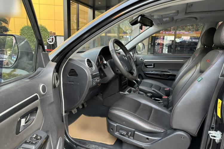 Used Haval H5 Classic 2013 Zhizun Edition 2.0T Manual 4x4 Prestige Model Interior 12