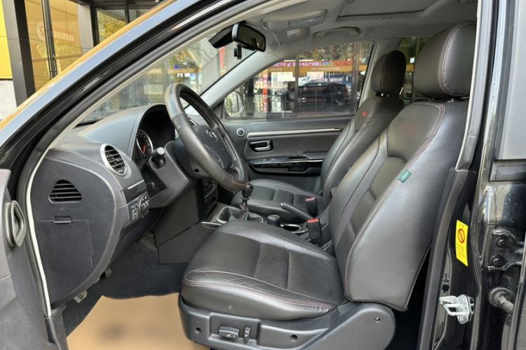 Used Haval H5 Classic 2013 Zhizun Edition 2.0T Manual 4x4 Prestige Model Interior 13