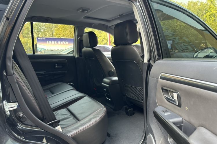 Used Haval H5 Classic 2013 Zhizun Edition 2.0T Manual 4x4 Prestige Model Interior 14