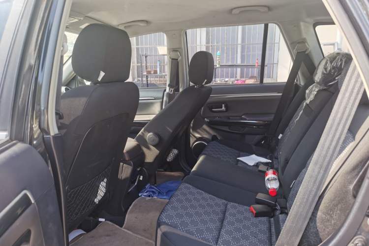 Used Haval H5 Classic 2013 Zhizun Edition 2.0T Manual Two-Wheel Drive Entry-Level Model Interior 6