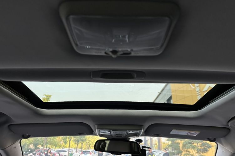 Used Haval H5 Classic 2013 Zhizun Edition 2.0T Manual 4x4 Prestige Model Interior 8