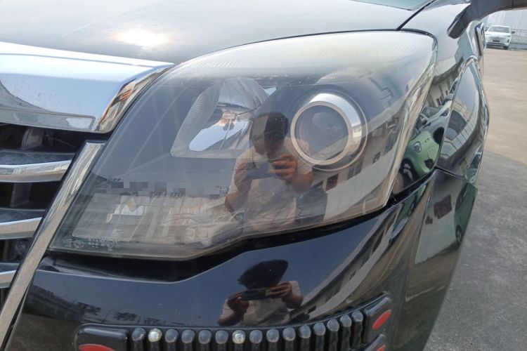 Used Haval H5 Classic 2013 Zhizun Edition 2.0T Manual Two-Wheel Drive Entry-Level Model Left Front Headlight