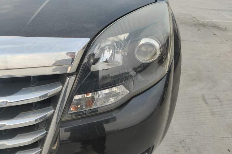 Used Haval H5 Classic 2013 Zhizun Edition 2.0L Manual Two-Wheel Drive Entry-Level Model Left Front Headlight