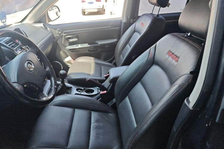 Used Haval H5 Classic 2013 Zhizun Edition 2.0T Manual 4x4 Elite Model Left Front Seat
