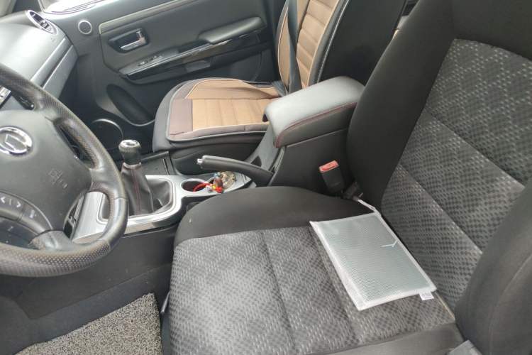 Used Haval H5 Classic 2013 Zhizun Edition 2.0L Manual Two-Wheel Drive Entry-Level Model Left Front Seat