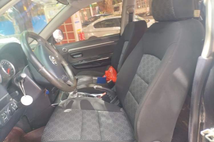 Used Haval H5 Classic 2013 Zhizun Edition 2.0T Manual Two-Wheel Drive Entry-Level Model Left Front Seat