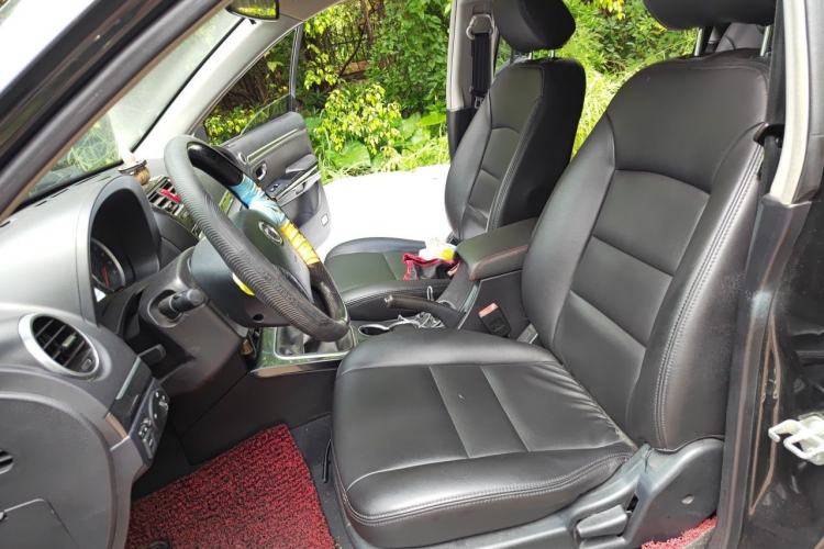 Used Haval H5 Classic 2013 Zhizun Edition 2.0T Manual Two-Wheel Drive Entry-Level Model Left Front Seat