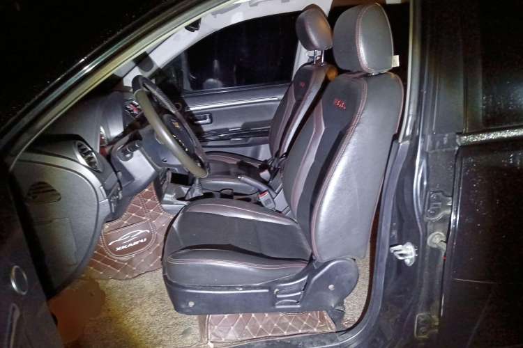 Used Haval H5 Classic 2013 Zhizun Edition 2.0T Manual 4x4 Elite Model Left Front Seat