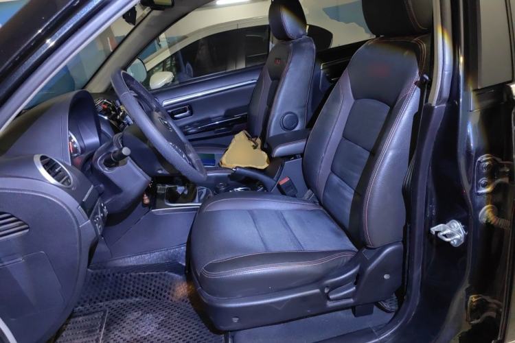 Used Haval H5 Classic 2013 Zhizun Edition 2.0T Manual 4x4 Elite Model Left Front Seat