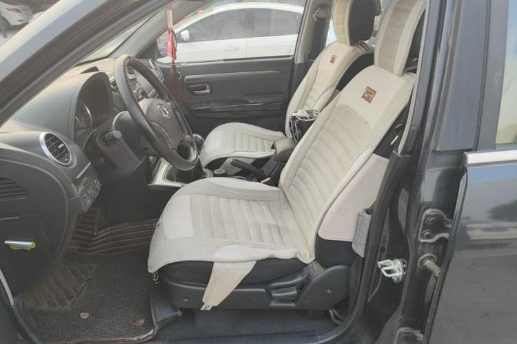 Used Haval H5 Classic 2013 Zhizun Edition 2.0L Manual Two-Wheel Drive Entry-Level Model Left Front Seat