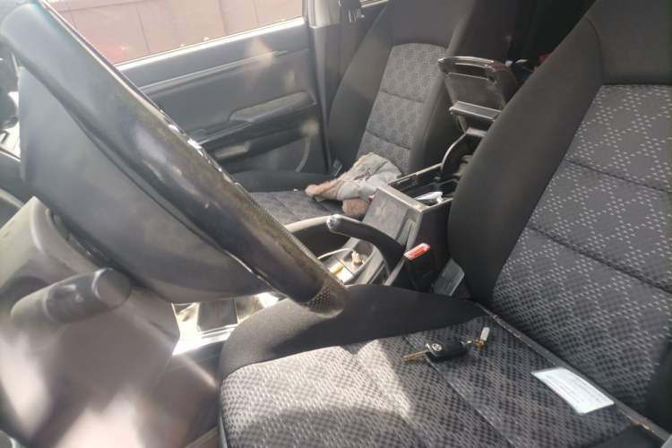 Used Haval H5 Classic 2013 Zhizun Edition 2.0T Manual 4x4 Elite Model Left Front Seat