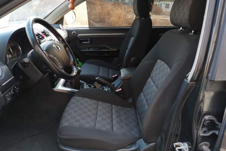 Used Haval H5 Classic 2013 Zhizun Edition 2.0L Manual Two-Wheel Drive Entry-Level Model Left Front Seat