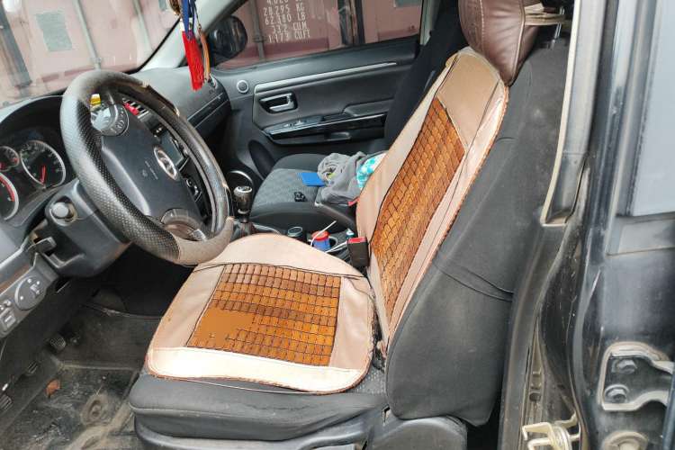 Used Haval H5 Classic 2013 ZhiZun Edition Green Silence 2.0T Manual Two-Wheel Drive Progressive Model Left Front Seat