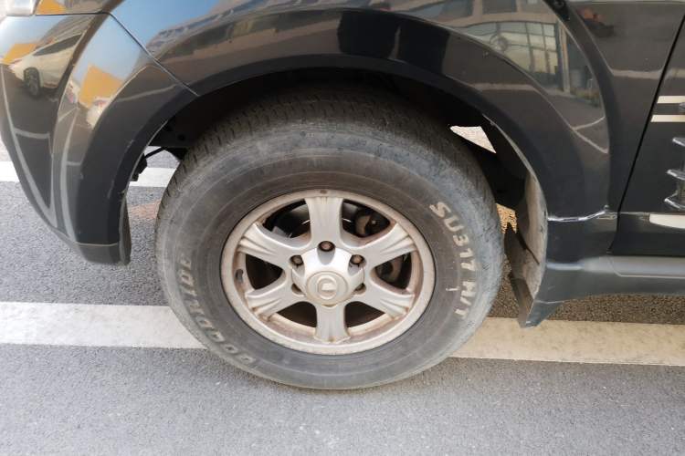 Used Haval H5 Classic 2013 Zhizun Edition 2.0L Manual Two-Wheel Drive Entry-Level Model Left Front Wheel Hub
