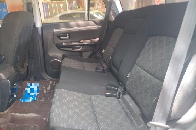 Used Haval H5 Classic 2013 Zhizun Edition 2.0T Manual Two-Wheel Drive Entry-Level Model Left Rear Seat