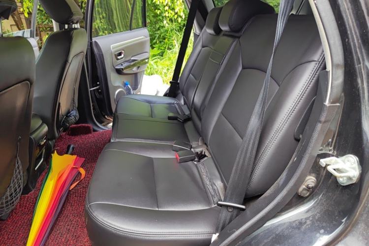 Used Haval H5 Classic 2013 Zhizun Edition 2.0T Manual Two-Wheel Drive Entry-Level Model Left Rear Seat