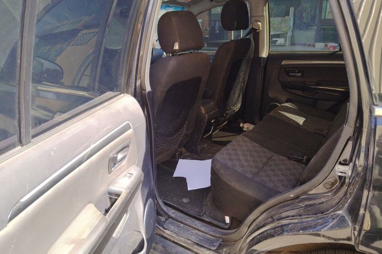 Used Haval H5 Classic 2013 Zhizun Edition 2.0T Manual Two-Wheel Drive Entry-Level Model Left Rear Seat