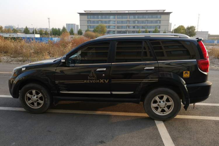 Used Haval H5 Classic 2013 Zhizun Edition 2.0L Manual Two-Wheel Drive Entry-Level Model Left Side