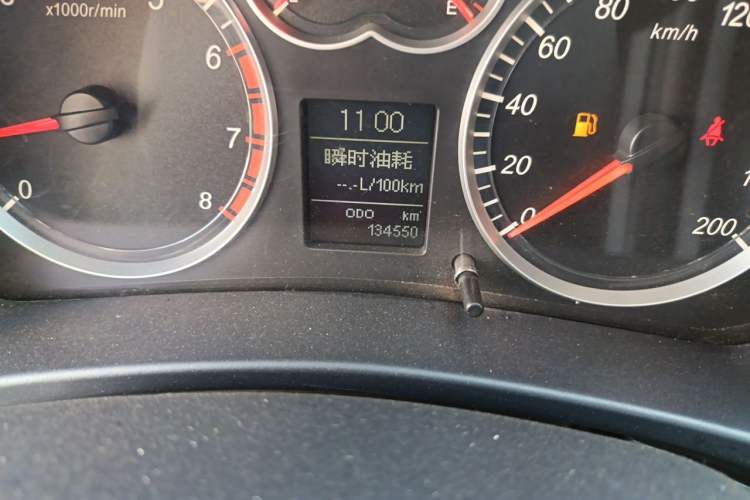 Used Haval H5 Classic 2013 Zhizun Edition 2.0T Manual Two-Wheel Drive Entry-Level Model Odometer Close Up