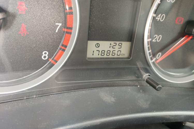 Used Haval H5 Classic 2013 Zhizun Edition 2.0L Manual Two-Wheel Drive Entry-Level Model Odometer Close Up