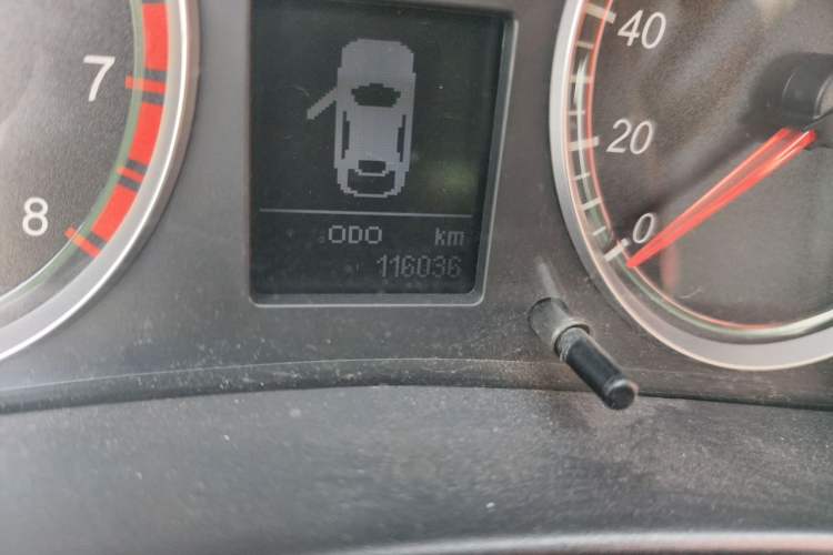 Used Haval H5 Classic 2013 ZhiZun Edition 2.0T Manual Two-Wheel Drive Elite Model Odometer Close Up