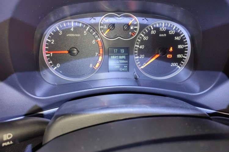 Used Haval H5 Classic 2013 Zhizun Edition 2.0T Manual 4x4 Elite Model Odometer Close Up